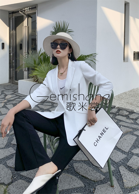 简约风格中的时尚精彩